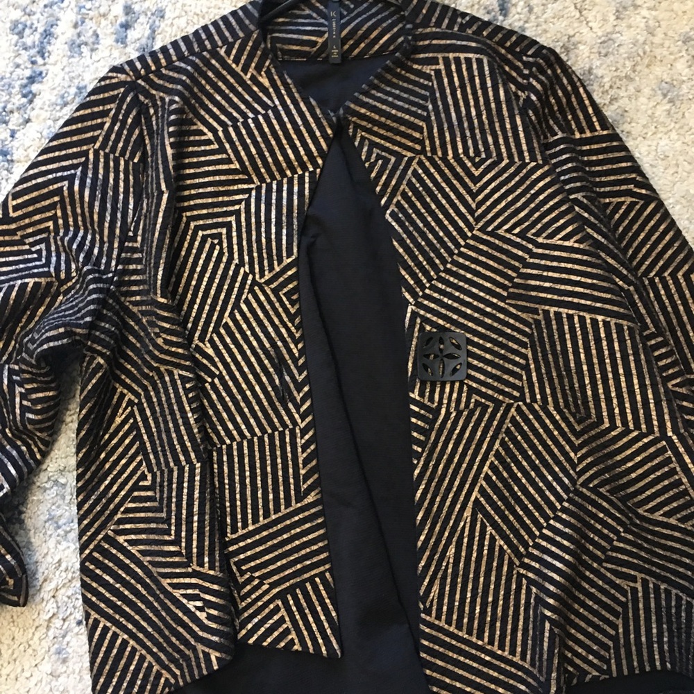 I C by Connie K black w/gold lines 1 large button closure